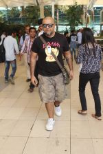 Vishal Dadlani snapped at the airport in Mumbai on 26th Feb 2016